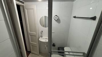 Toallas, jabón, papel de baño