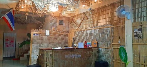 painting family hostel