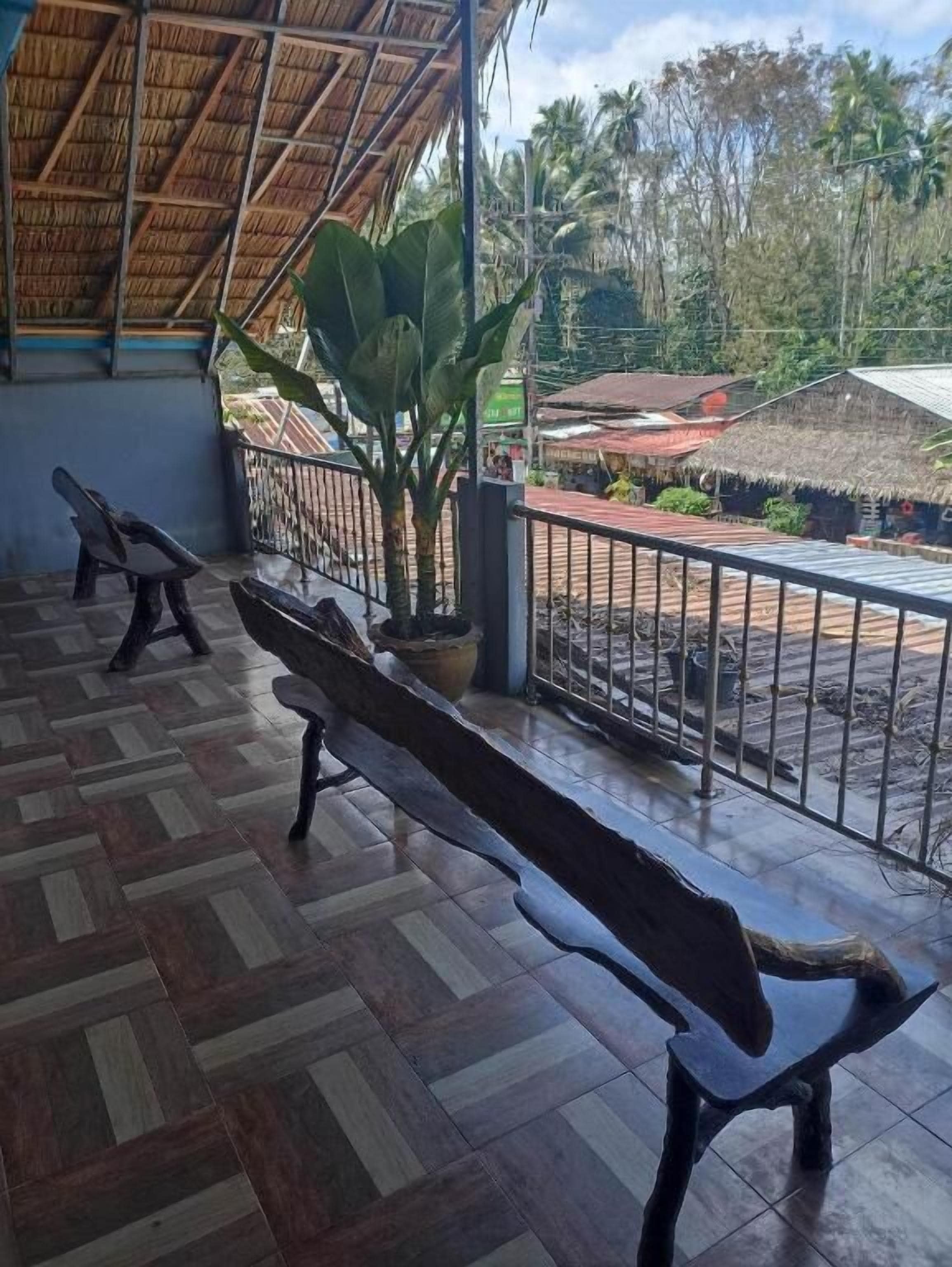 Phòng tập thể, ban công, quang cảnh thành phố | Hiên
