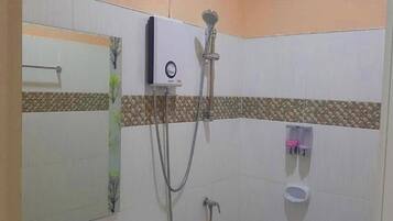 Dusche, Handtücher, Seife, Shampoo
