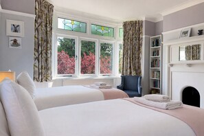 5 bedrooms, iron/ironing board, WiFi, bed sheets - Allenbrook - Five Bedroom Cottage, Sleeps 9 (Rhos on Sea)