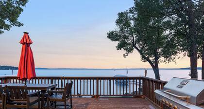 NEW Gull Lake, Sunsets, Hot Tub, Game Room