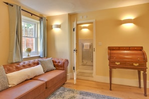 Living room - Scenic Perthshire Chalet With Sauna (Maldon)