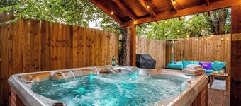 Gameday Fort Worth Retreat with Hottub, Gamezone - TCU 5min Spacious 4Bed 3 bth