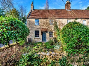House | Exterior - Charming Country Cottage Near Bath (Trowbridge)