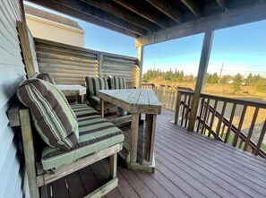 Outdoor dining - Home in Stafford Township · ★5.0 · 2 bedrooms · 2 beds · 1.5 baths (Stafford Township)