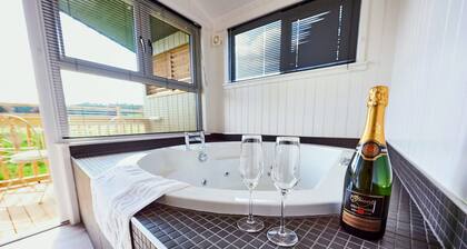 Premium Meadow Lodge in Errol