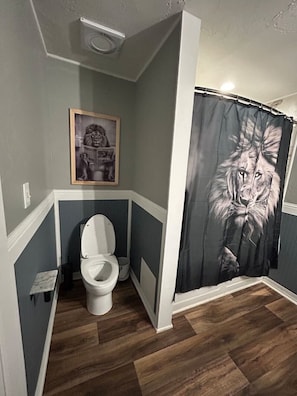 Bathroom - Lions Lair in Blanchard, OK (Blanchard)