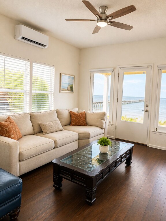 Copano Bay Waterfront Cottage With 300 Ft Fishing Pier, Sleeps 8, Pets Ok - Bayside, TX