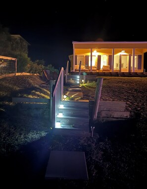 Unclassified image, 2 of 32, button - Copano Bay Waterfront Cottage with 300 Ft Fishing Pier, sleeps 8, Pets Ok (Bayside)