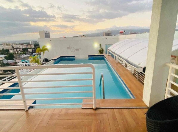 Outdoor pool - New Kingston Comfy 2BR Apartment  (Kingston)