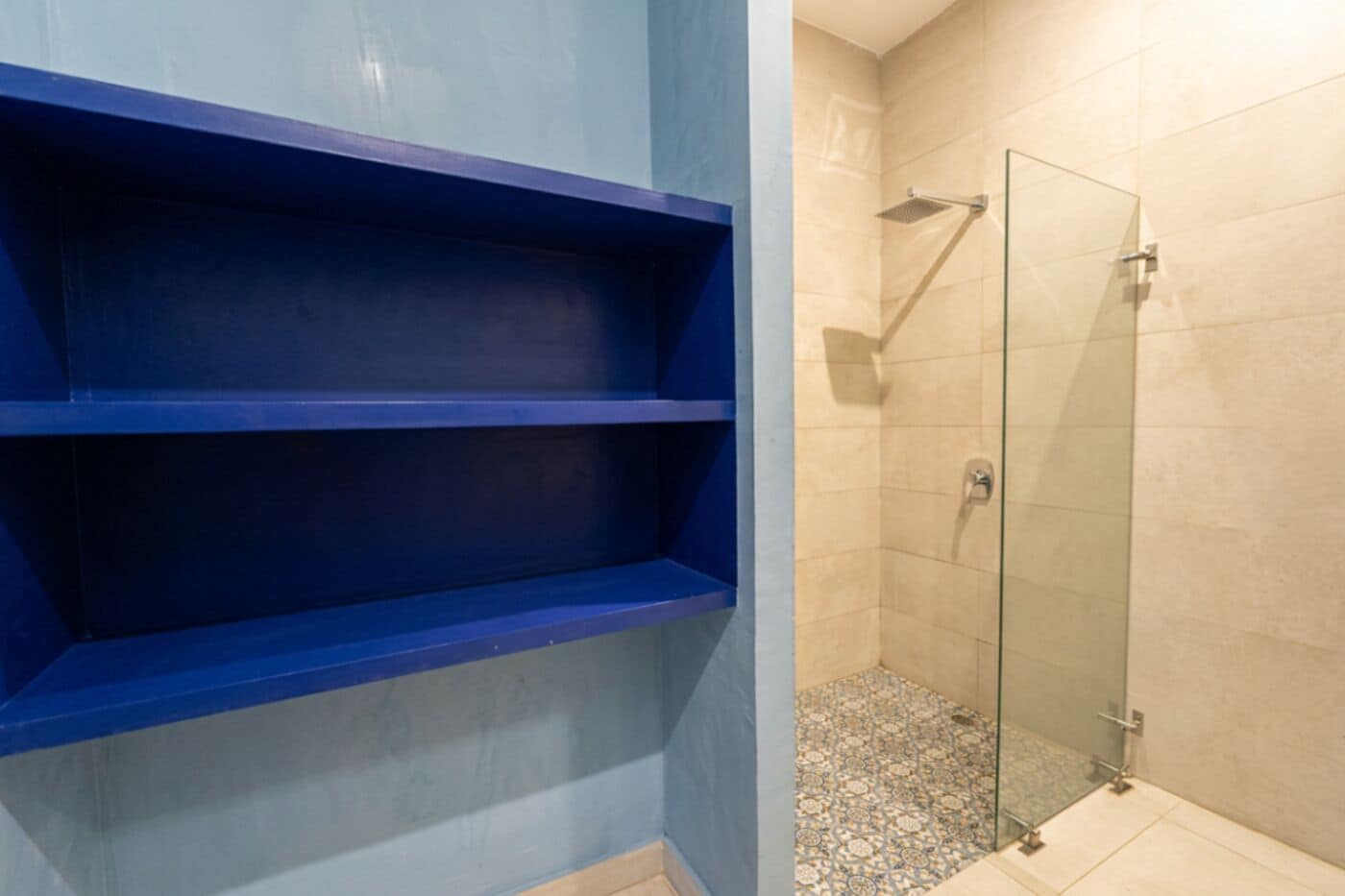 Kamar Superior, balkon, pemandangan laut | Kamar mandi | Shower, pengering rambut, handuk, dan sabun