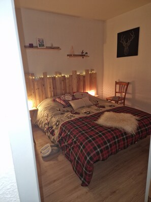 Iron/ironing board - APARTMENT NEAR LUZ SAINT SAUVEUR 4/5 -PERSON APARTMENT (Esquièze-Sère)