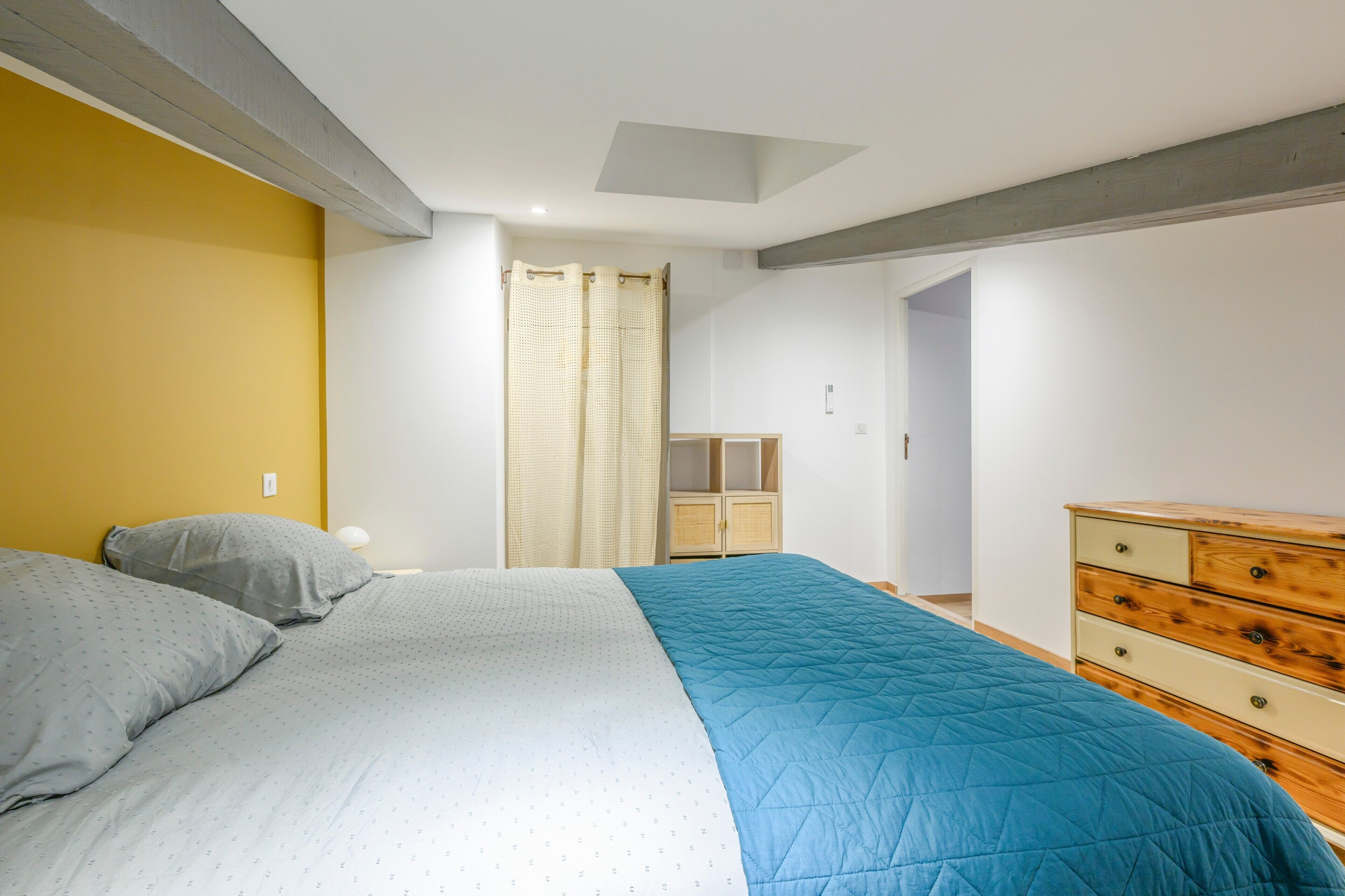 3 chambres, fer et planche à repasser, Wi-Fi, draps fournis