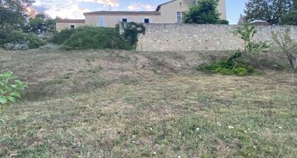 Enchanting 1-bedroom castle in Vic-Fezensac welcomes you to stay