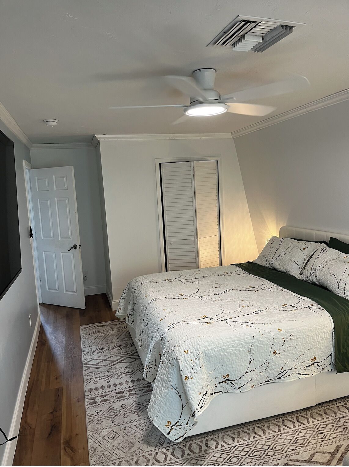 2 bedrooms, desk, free WiFi, bed sheets
