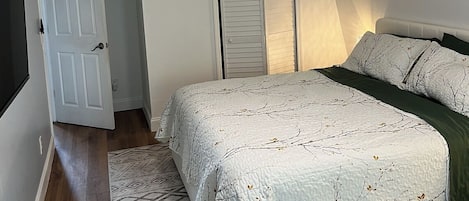 2 bedrooms, desk, free WiFi, bed sheets