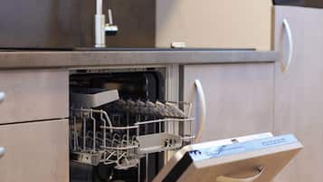 Espresso maker, coffee/tea maker, full-size fridge, oven