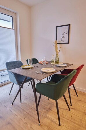 Deluxe Apartment - HomeME 1 | Speisen