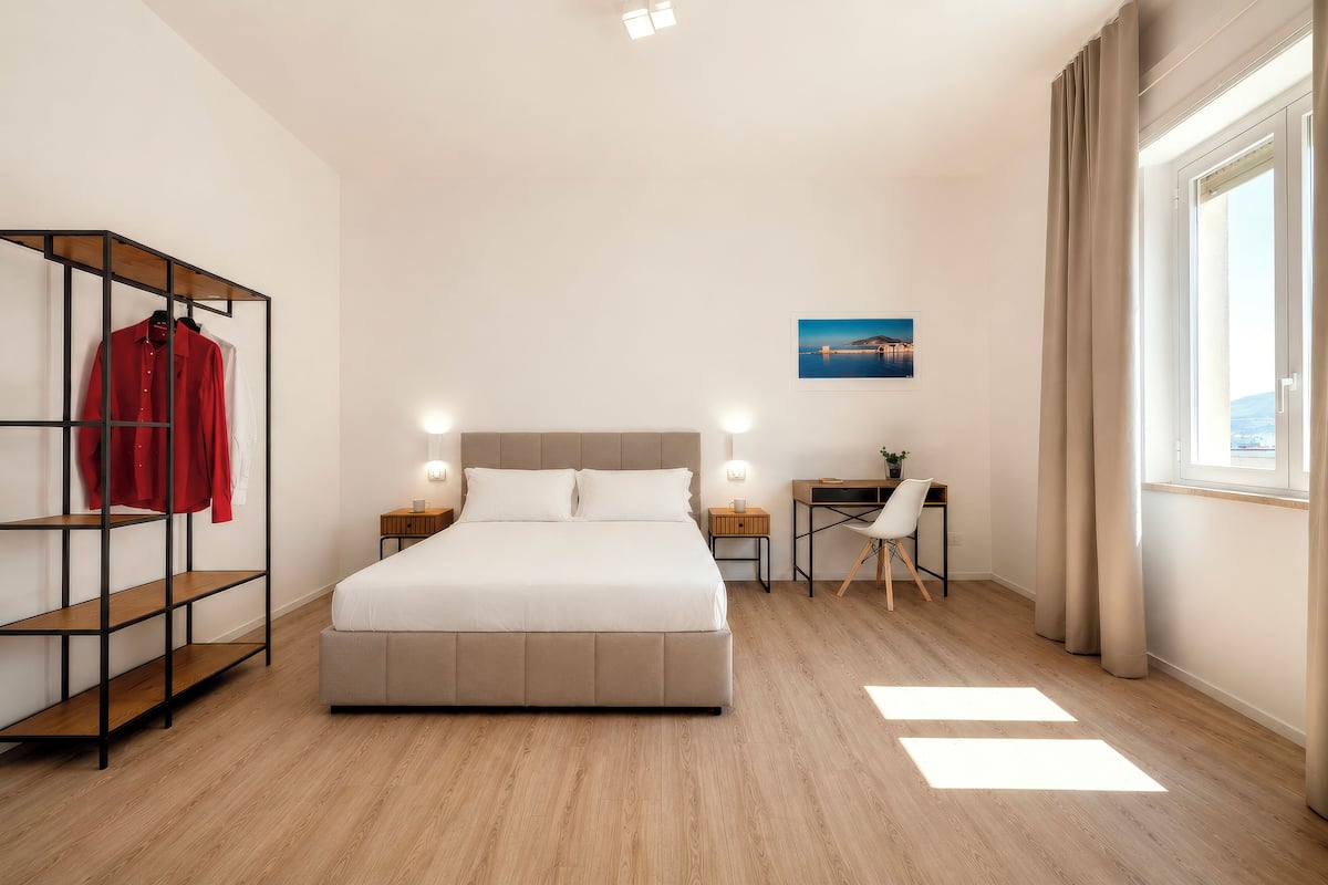 Estudio, 1 cama King size y sofá cama | Escritorio, espacio para trabajar con laptop y wifi gratis