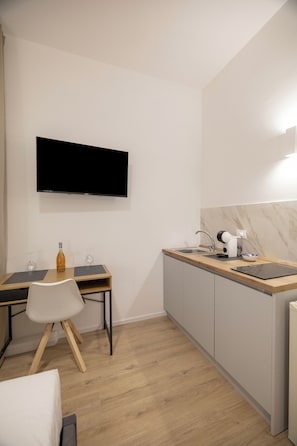 Studio, 1 King Bed, Balcony | Interior - Dimora Largo Franchí (Trapani)