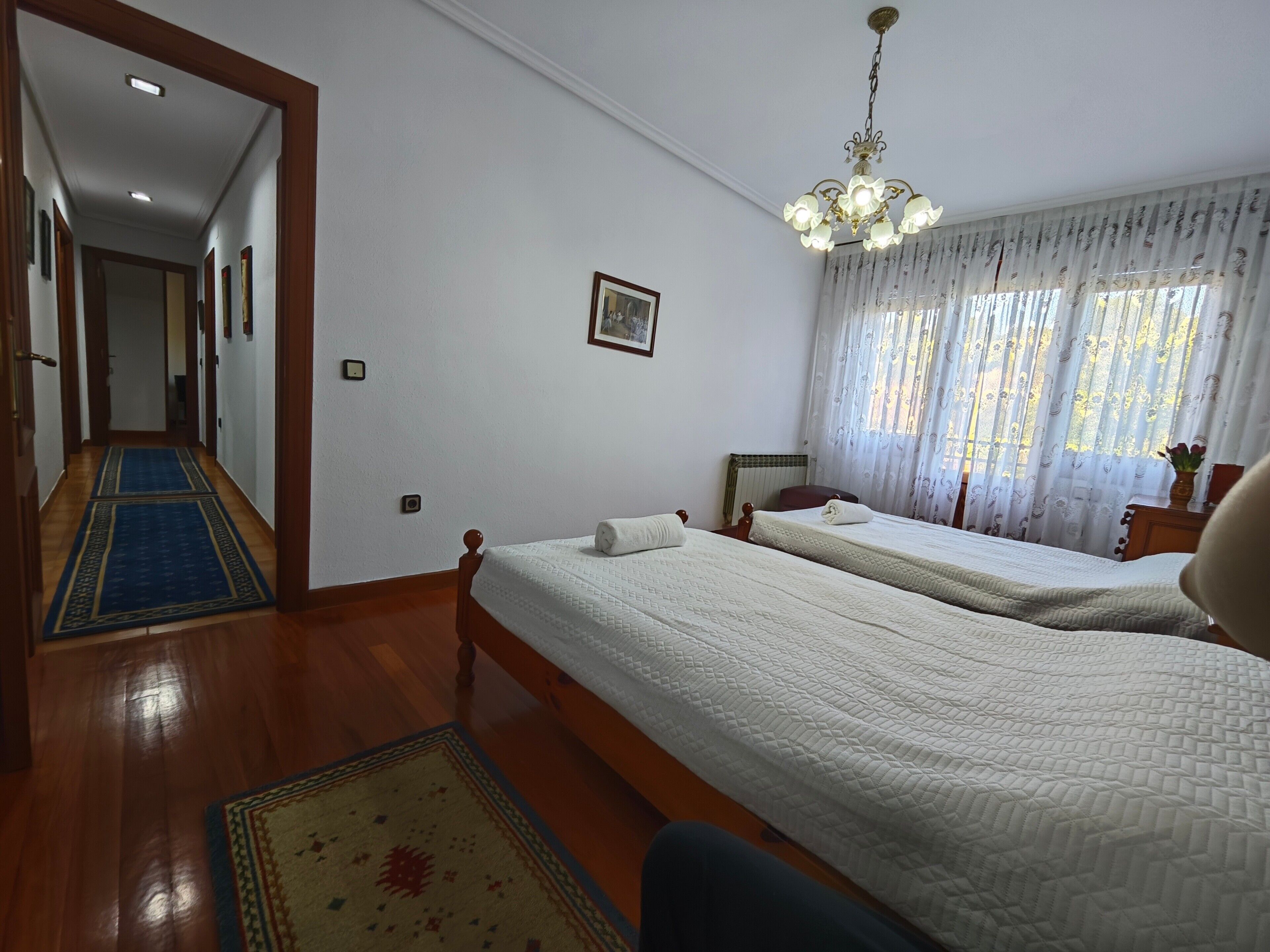 4 Schlafzimmer, Bügeleisen/Bügelbrett, WLAN, Bettwäsche