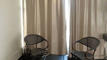 Junior-Suite, 1 King-Bett, Nichtraucher, Stadtblick | Innenbereich