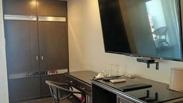 Suite junior, 1 cama de matrimonio grande, balcón, vistas a la ciudad | Interior
