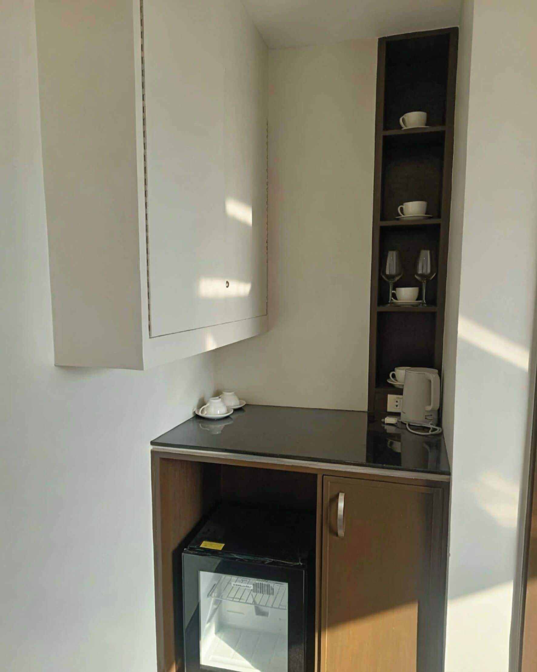 Junior Suite, 1 King Bed, Non Smoking, City View | Interior