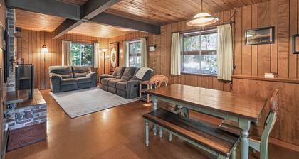 Government Camp Cabin | Fireplace & Balcony