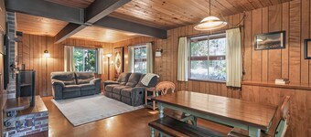 Government Camp Cabin | Fireplace & Balcony