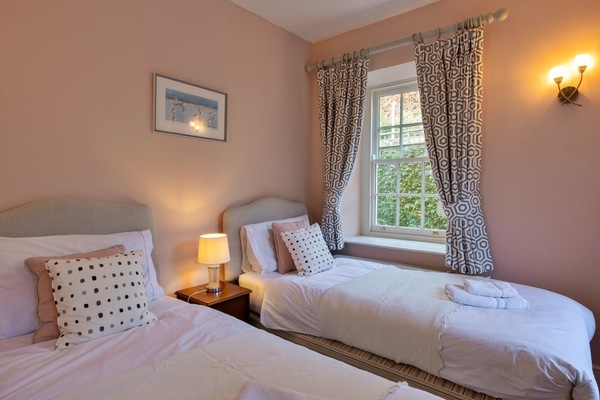 House | 4 bedrooms, iron/ironing board