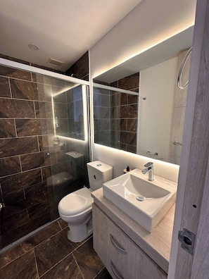 Apartment, 2 Bedrooms | Bathroom - Modern With Metro Viva Envigado View (Envigado)