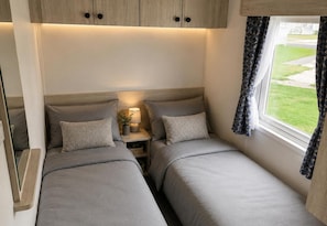 3 bedrooms, WiFi (free), bed sheets