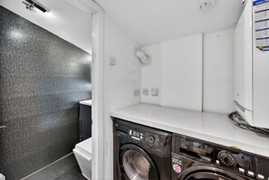 House | Private kitchen - Charming Devon Cottage With Garden (West Kilbride)