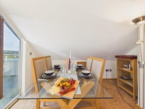 Dining - Apartment Sleeps 4 Enclosed Garden Pets Welcome (Falmouth)