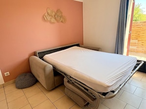 1 chambre, fer et planche à repasser, Wi-Fi, literie fournie