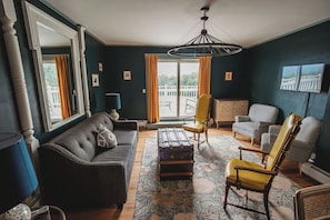 Superior Suite, Mountain View | Living area