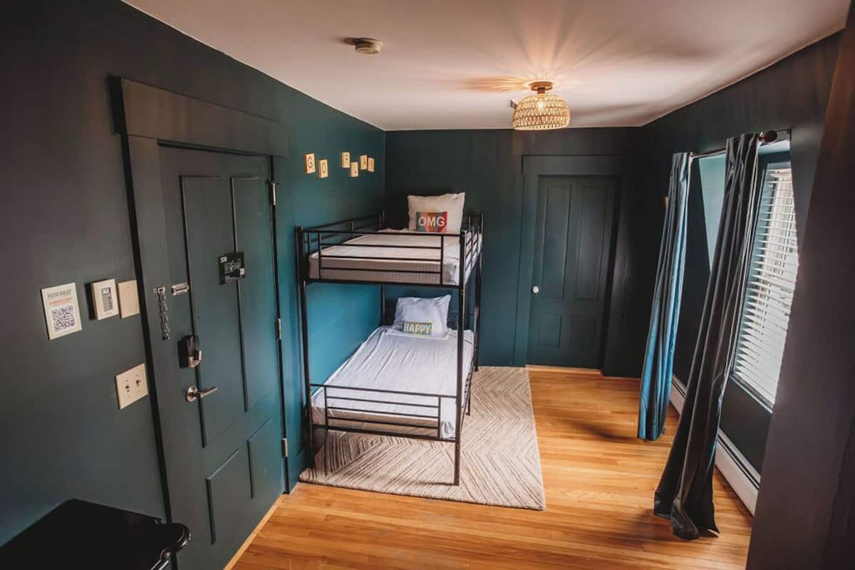 Family Quadruple Room, Multiple Beds | WiFi (free)