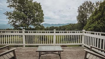 Suite Supérieure, vue montagne | Terrasse/Patio