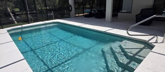 Pool, 3/2, River front, come stay at the Lazy Gator, dock your boat!