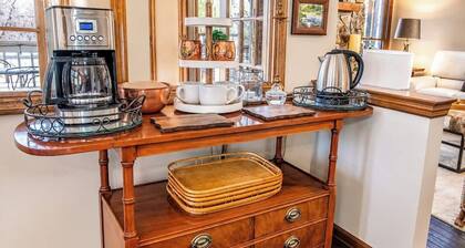 THE Luxe Knoxville Lake House Hot Tub, 4BR, Dock
