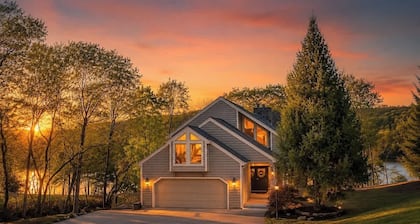 THE Luxe Knoxville Lake House Hot Tub, 4BR, Dock
