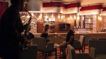 3 bares o lounges