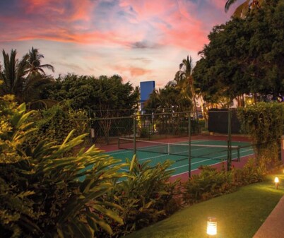 Sunset Plaza Quad Room Suite