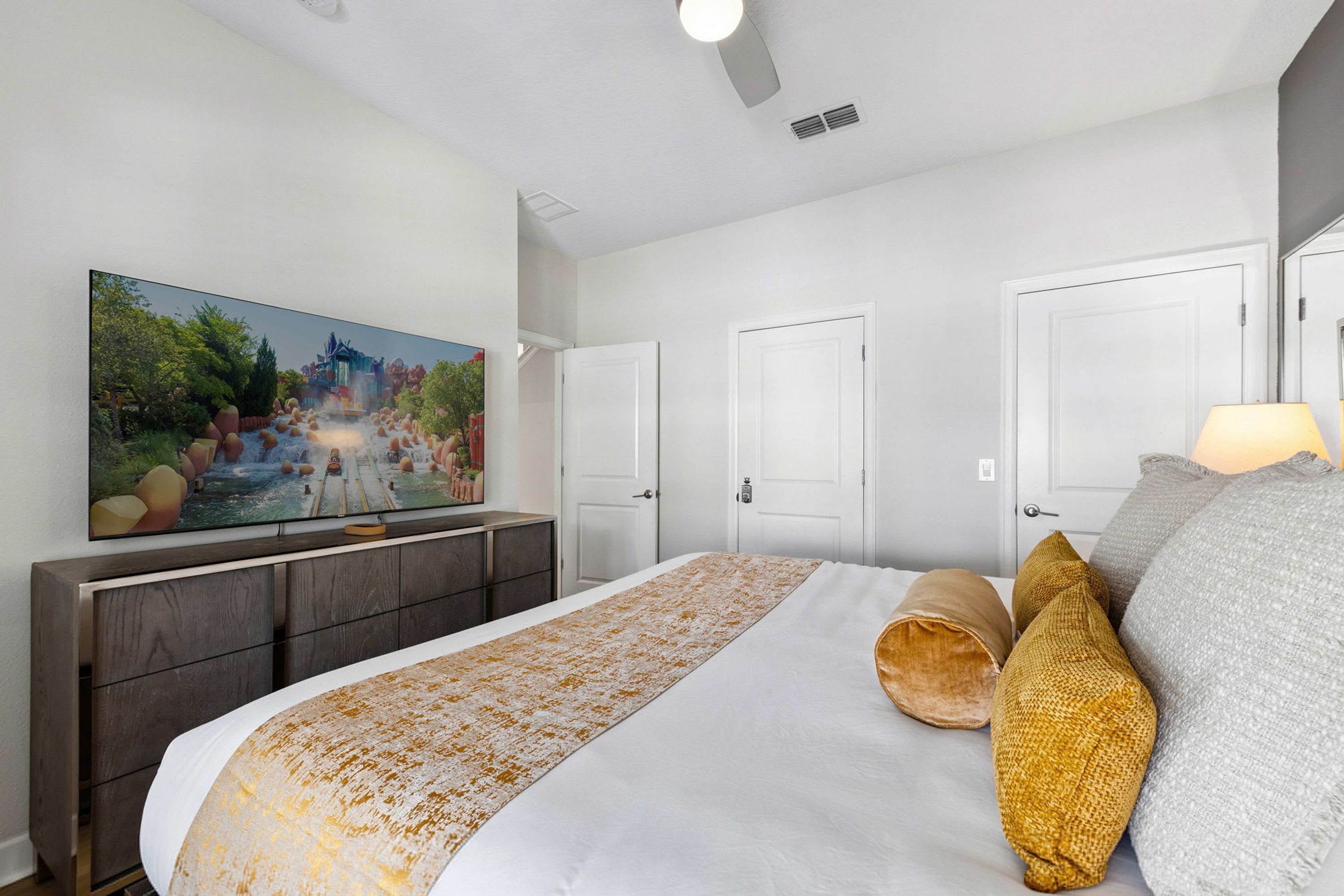 2 bedrooms, desk, iron/ironing board, free WiFi