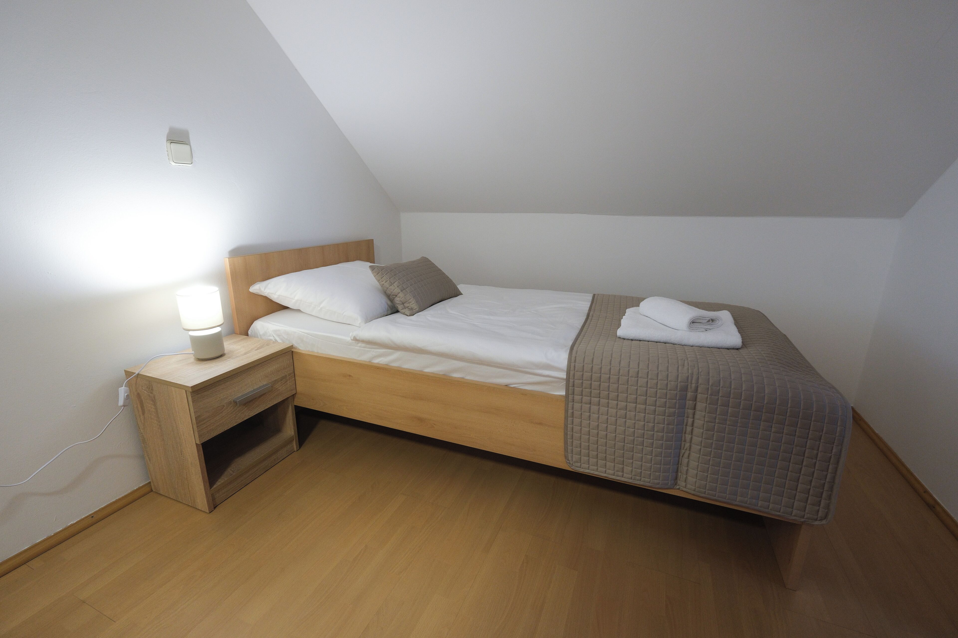 3 chambres, fer et planche à repasser, lit parapluie, Wi-Fi gratuit