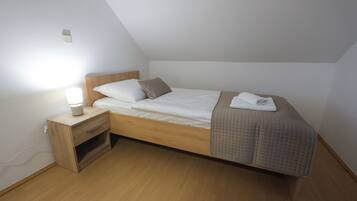 3 chambres, fer et planche à repasser, lit parapluie, Wi-Fi gratuit