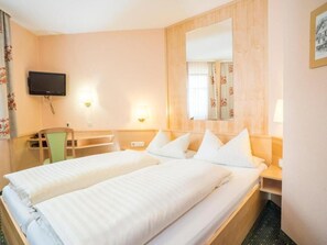 Basic Double Room - Gästehaus Mönchshof (Sommerhausen)