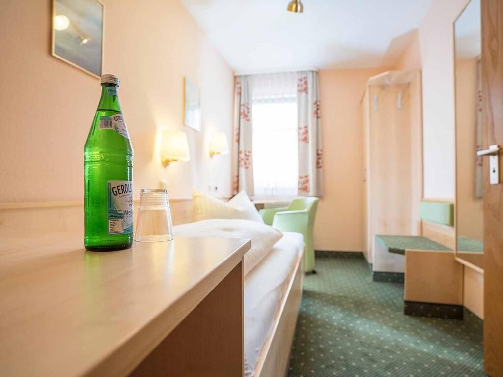 Single Room | Interior